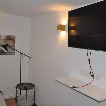 Stadtnaher Heller Souterrain Apartment Олденбург Екстериор снимка