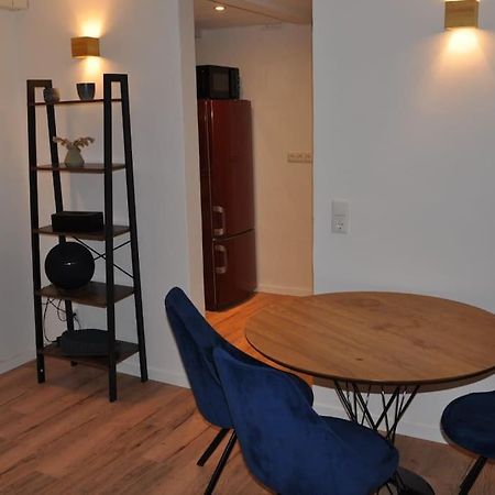 Stadtnaher Heller Souterrain Apartment Олденбург Екстериор снимка