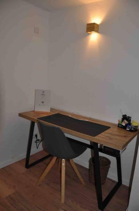 Stadtnaher Heller Souterrain Apartment Олденбург Екстериор снимка