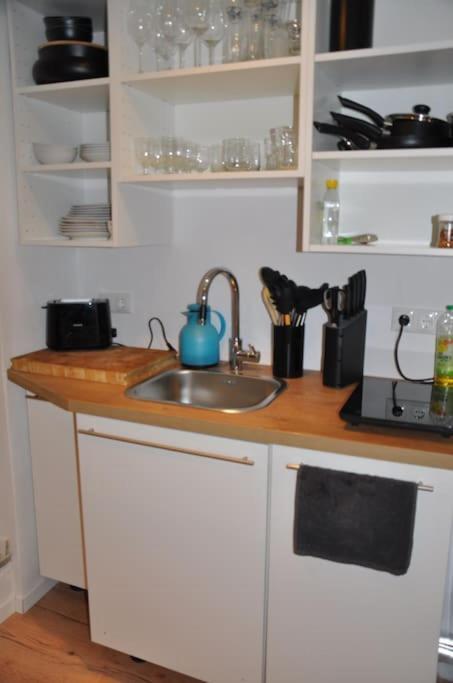 Stadtnaher Heller Souterrain Apartment Олденбург Екстериор снимка